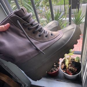 Adidas Yeezy Boost 950 moonrock size Women’s 9